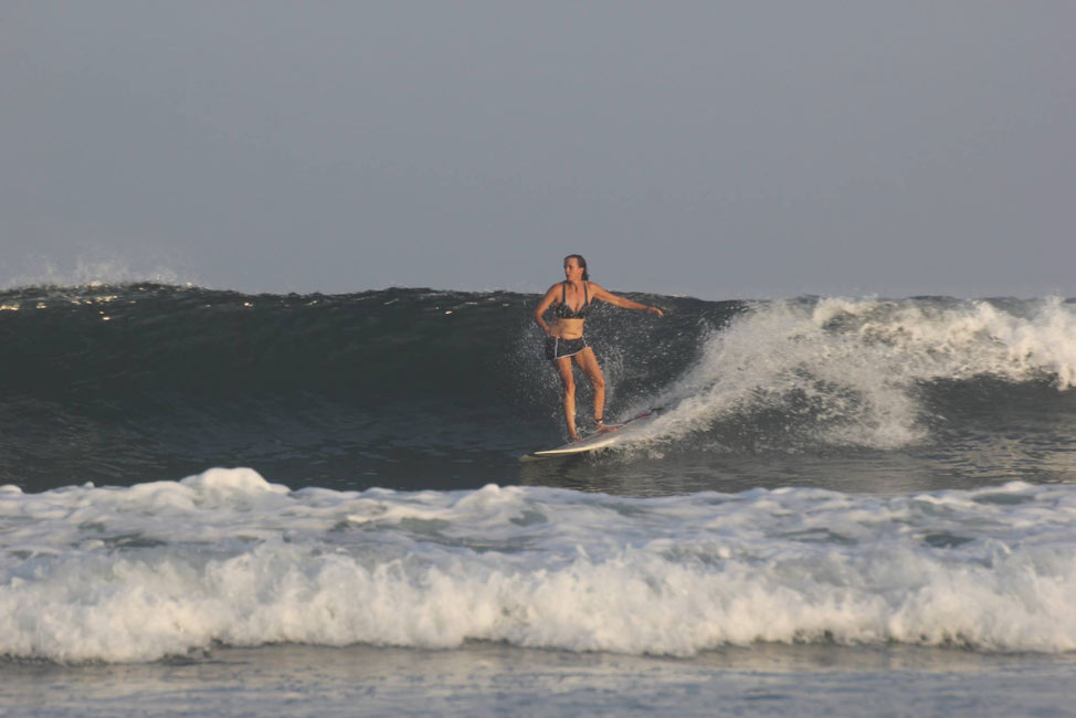 tamarindo surfing